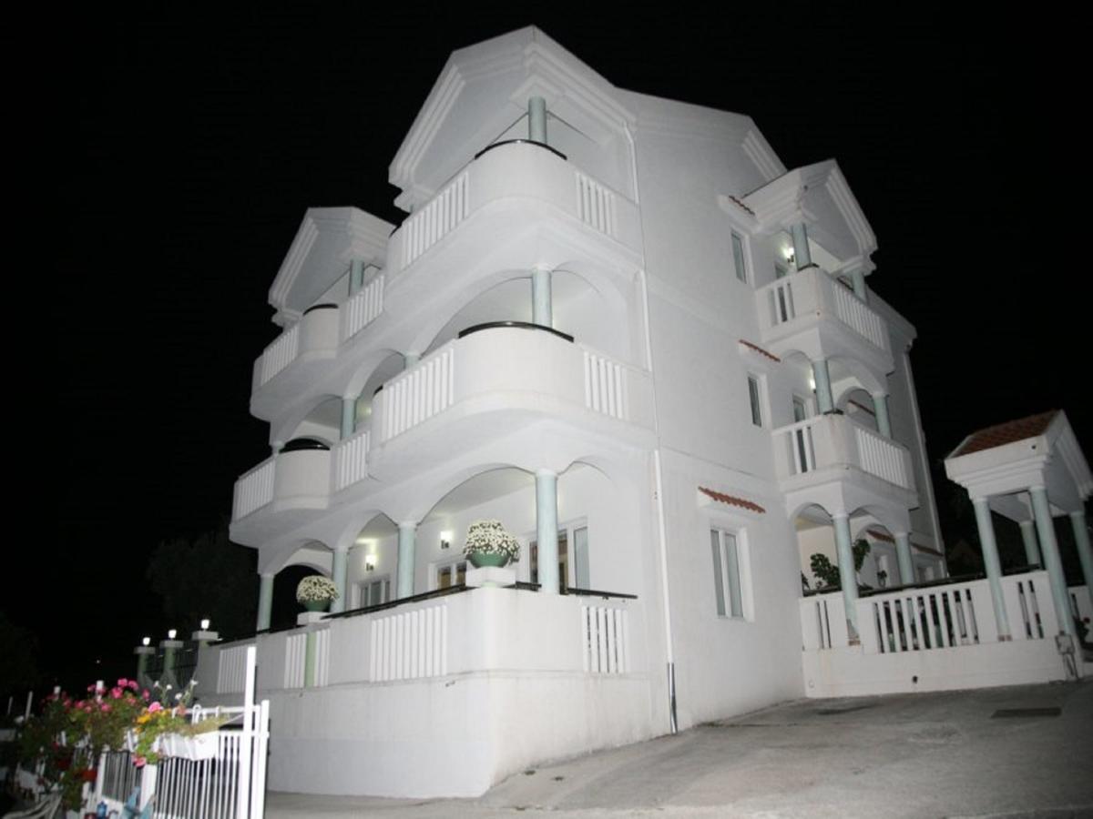 Mrcevac Apartments Villa Happy المظهر الخارجي الصورة